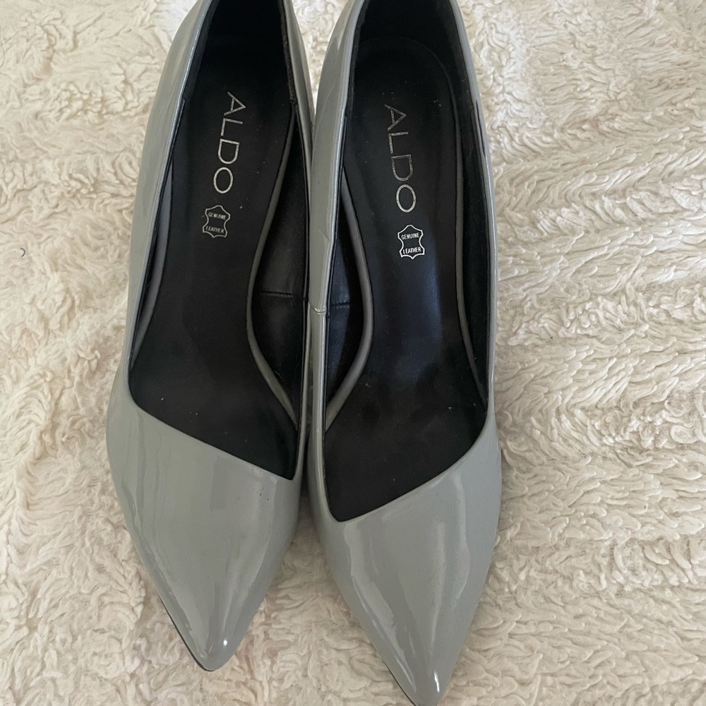 Classy beautiful Aldo grey heels! Worn maybe twice!